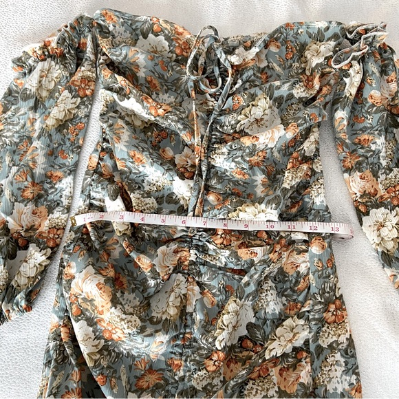 Boutique Rococo Floral Off-Shoulder Long Sleeve Tie-Front Short Dress - Picture 2 of 13